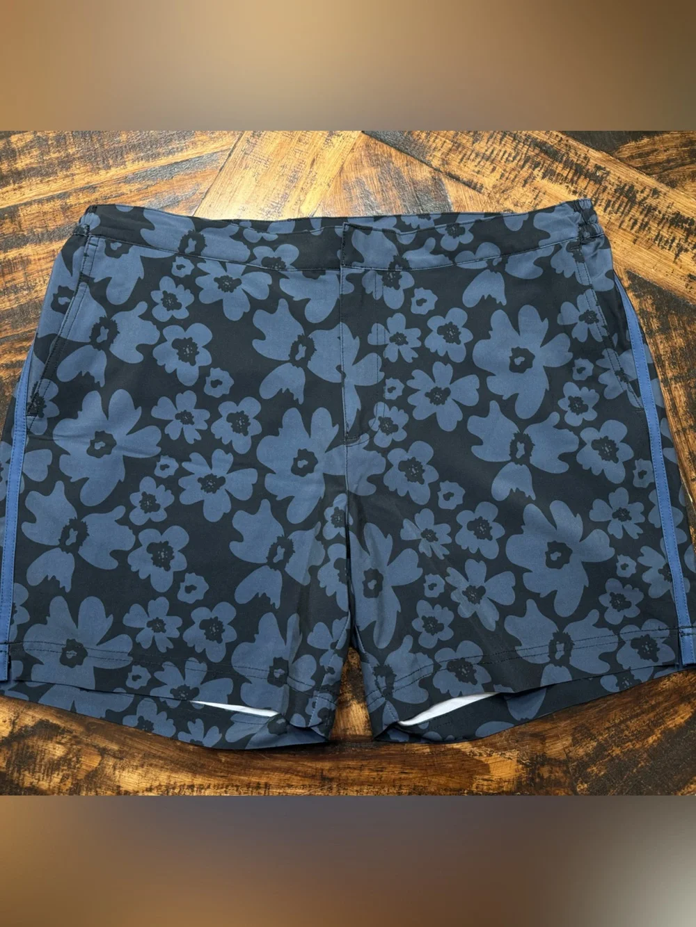 Fair Harbor Floral Swim Trunks Blue Black Size 34 6” inseam